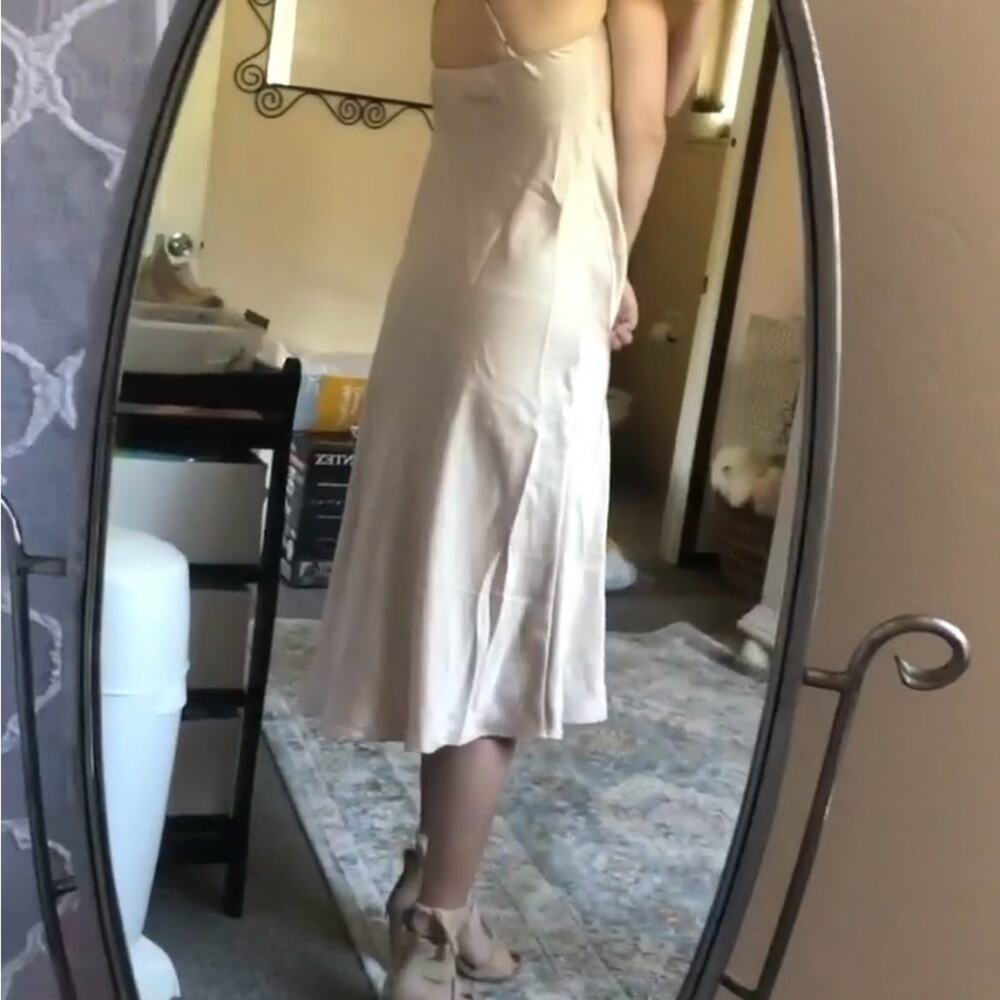 Show me Your Mumu SMYM Verona champagne luxe satin midi dress NEW medium - Picture 5 of 6